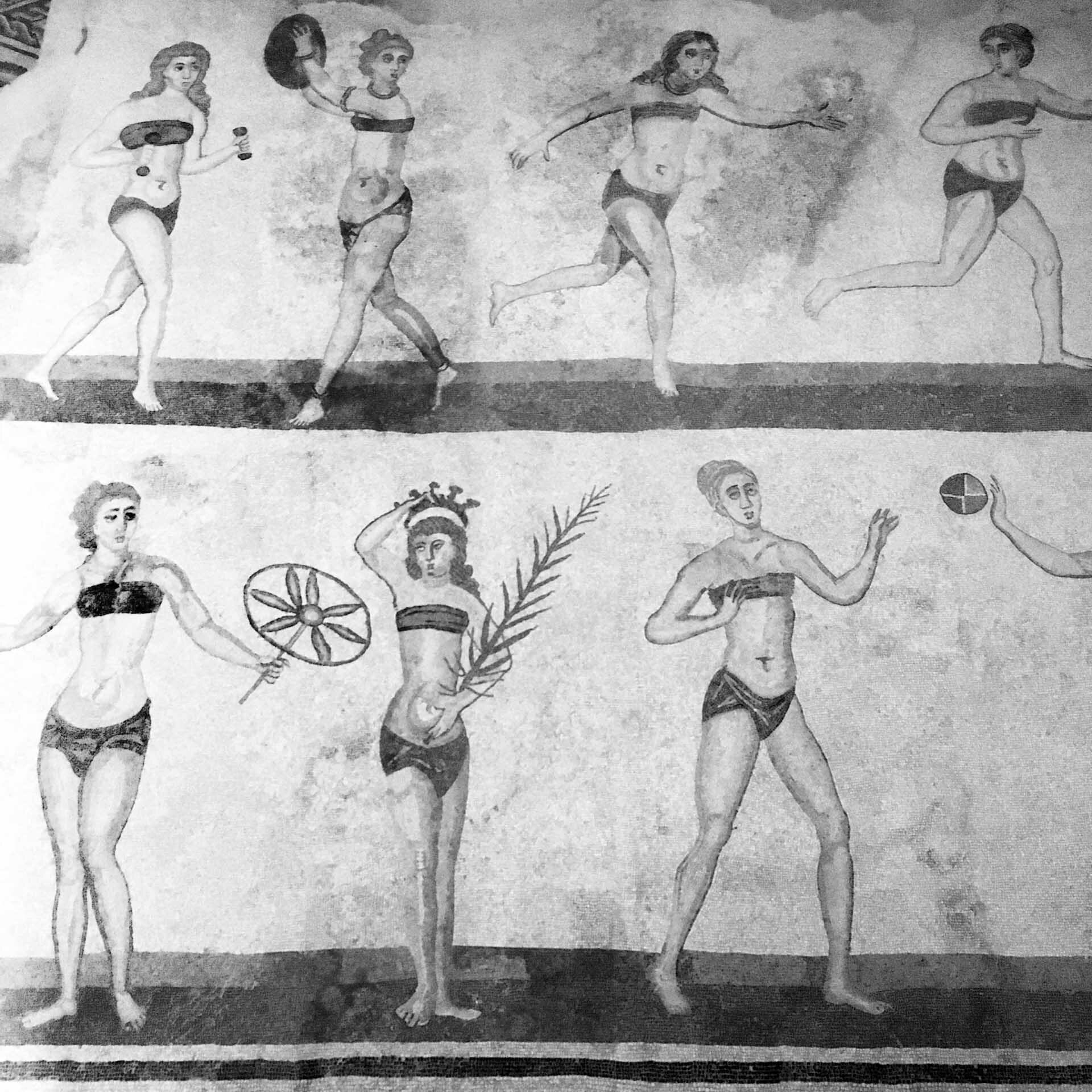 Die berühmten "Bikini Girls", modern anmutende antike Mosaiken in einer römischen Villa bei Piazza Armerina.