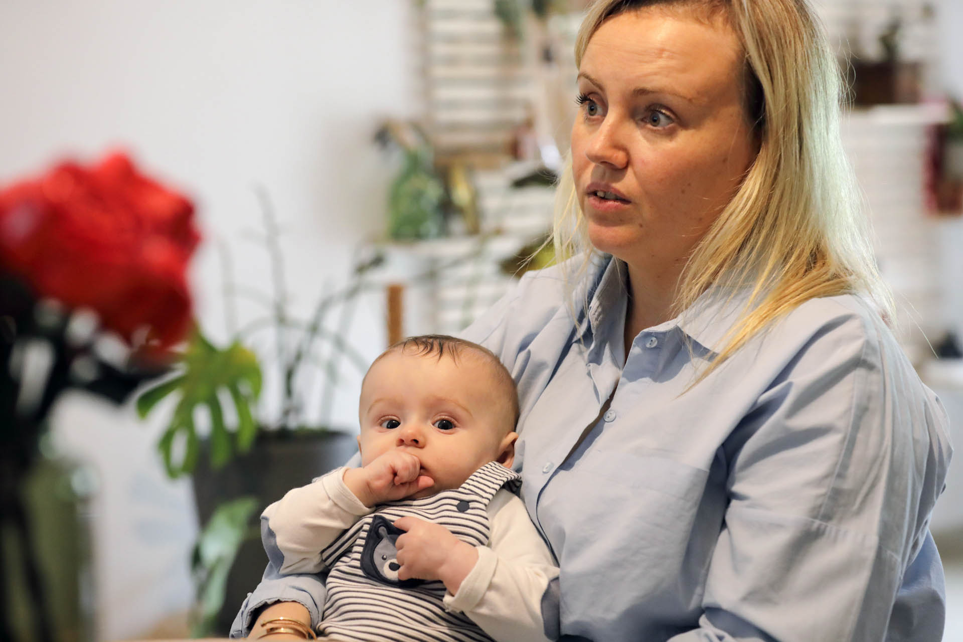 Sandra Wiedemann at home in Buschwiller with her six-month-old son Côme. She finds it ‘scary’ that Pfas have contaminated her local drinking water, and that her son is among the vulnerable groups – Listen to the podcast:  „The French town that banned its tap water“ THE GUARDIAN 01.07.2025